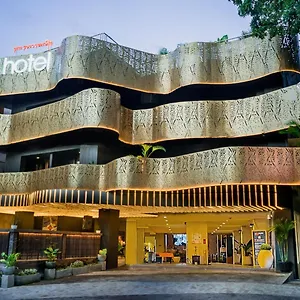 4* Hotel J4